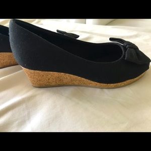 Girls American Eagle black wedge